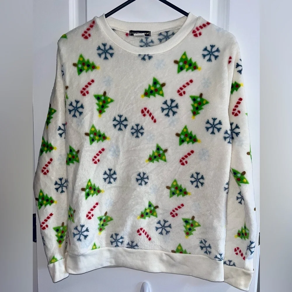 Charlotte Russe Christmas Sweater - Picture 1 of 1